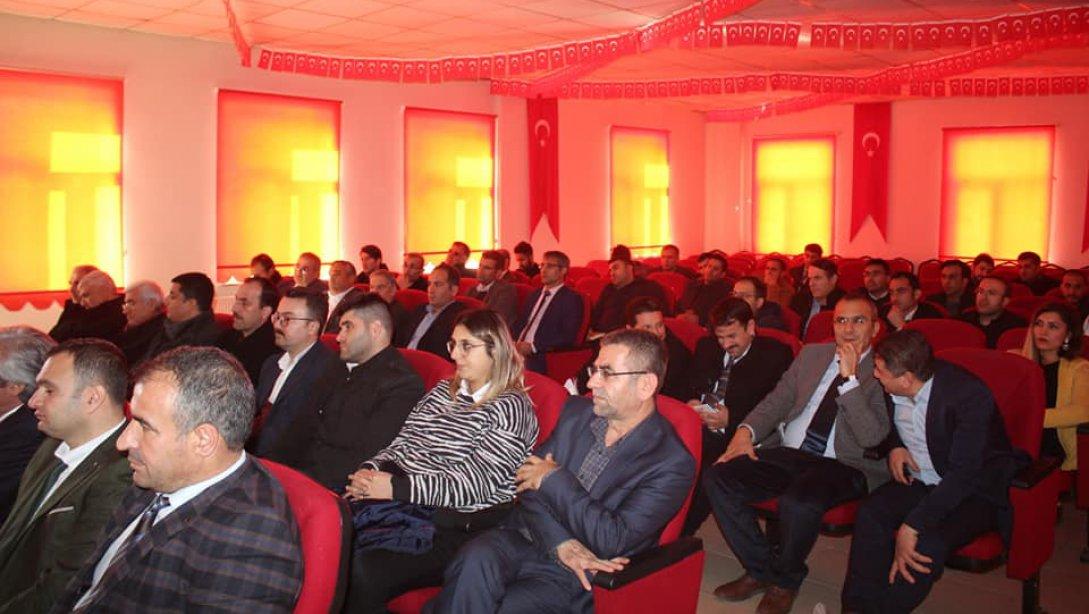 İlçe Milli Eğitim Müdürümüz Sayın Mehmet Han ÖZDEMİR başkanlığında ilçemiz öğretmenevi toplantı salonunda 1.dönem değerlendirme toplantısı yapıldı.
