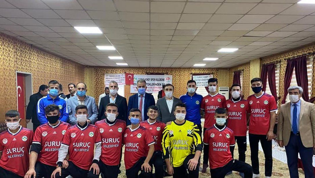 Süper Lig Takımımız Suruç Hokey Takımı Türkiye Hokey Federasyonu Süper Ligi müsabakaları için, Alanya'ya Hareket Etti.