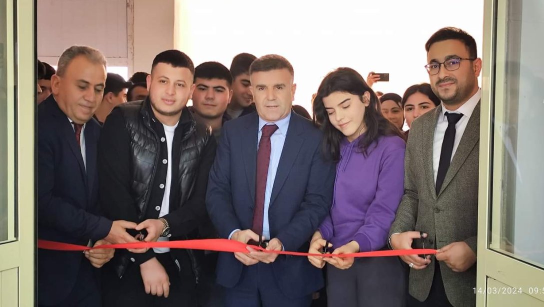 İl Milli Eğitim Müdürümüz Sayın Asım SULTANOĞLU, İlçemiz Suruç GAP Anadolu Lisesini ziyaret ederek kütüphane açılışı gerçekleşti.
