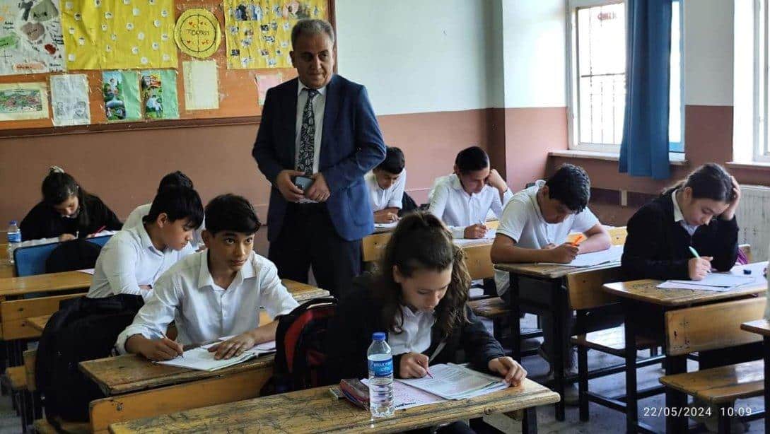 BİGEP Kapsamında İlçemiz geneli 8 ve 12. sınıflara deneme sınavı yapıldı. 